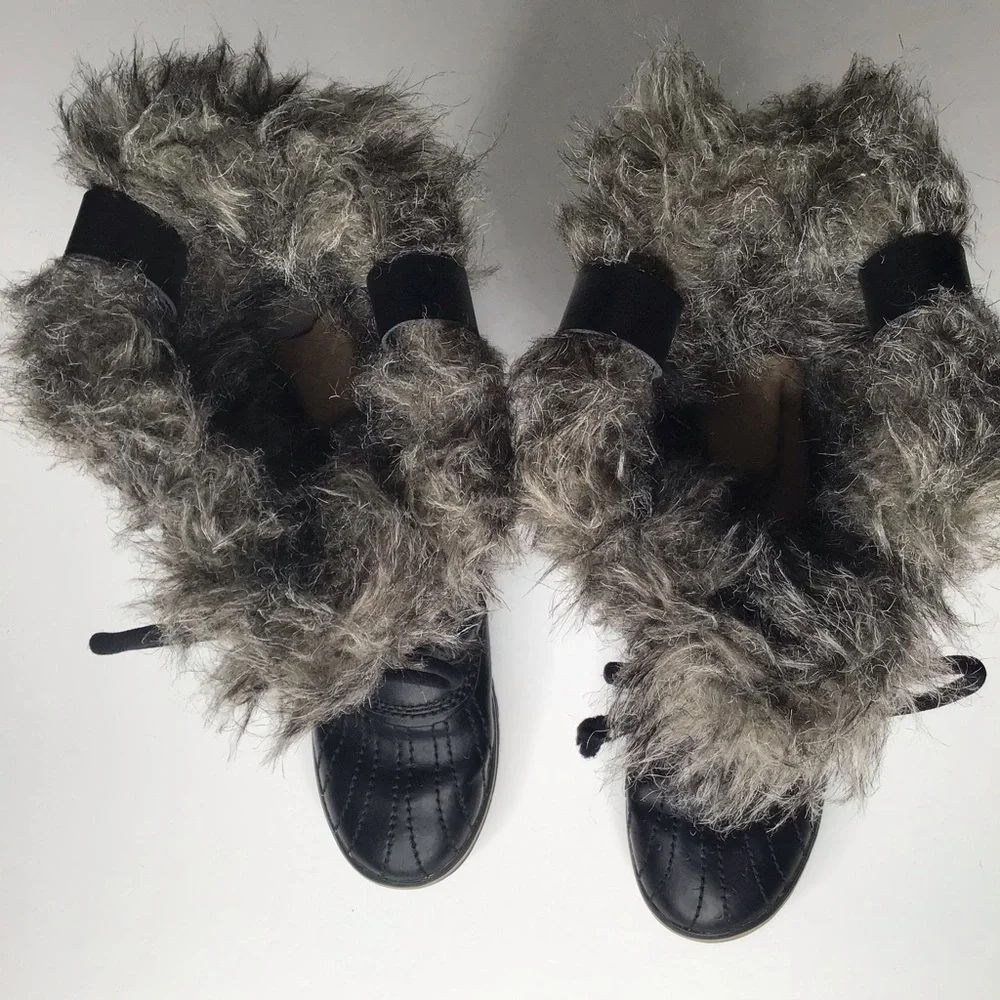 Sorel Tofino Waterproof Boots in Black.